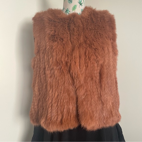 HOST PICK⭐️Ethical Lady Luxe Fur Vest 🤎NWT🤎Brown - Picture 4 of 15